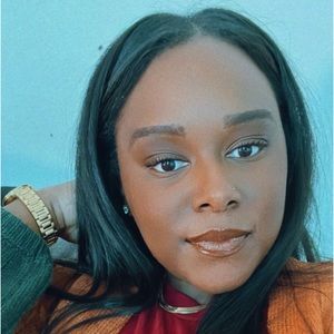 Meet your Posher, Demetria